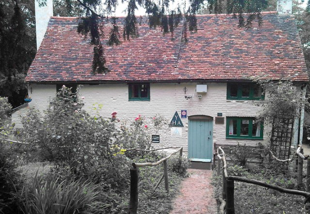 Tanner's Hatch YHA bewerkt